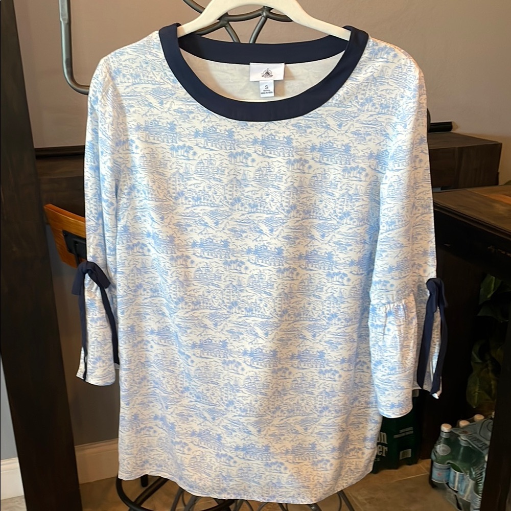 Disney Riviera Resort top with bows at sleeves size S
